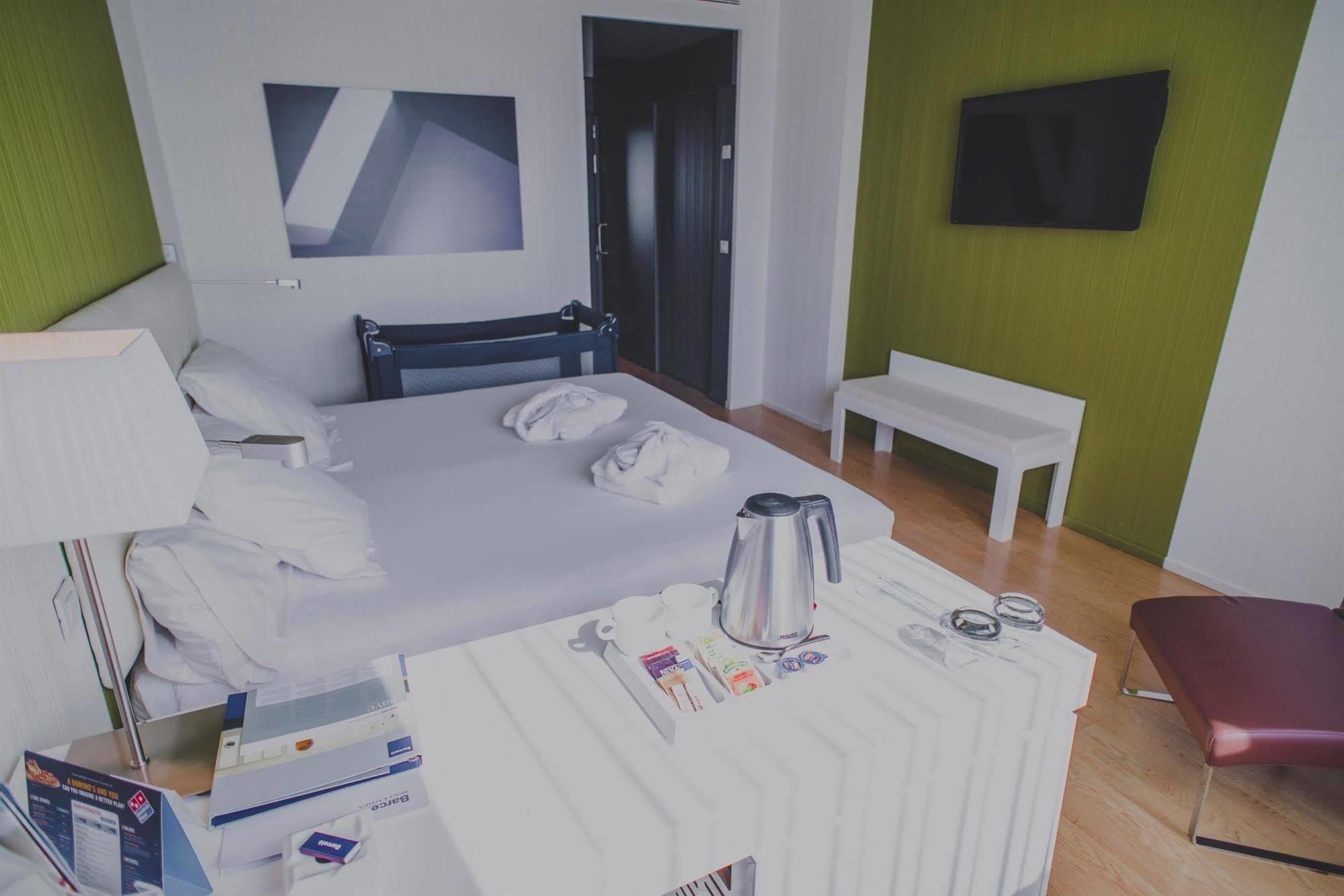 Hotel Zentral Castellana Norte Madrid Kültér fotó